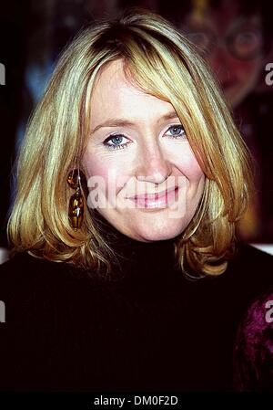 20. Oktober 2000 - 31402AR.J.K. ROWLING 4. HARRY POTTER Buch. HARRY POTTER UND DER FEUERKELCH SIGNIERSTUNDE,.10/20/2000 IN NEW YORK. ANDREA RENAULT / 2000.JK ROWLING (Kredit-Bild: © Globe Photos/ZUMAPRESS.com) Stockfoto