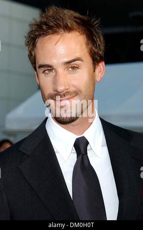 31. Dezember 2001 - K444473AR.'' DIE GROßEN RAID '' SPECIAL SCREENING AUF INTREPID SEA, AIR UND SPACE MUSEUM, NEW YORK CITY 10.08.2005. ANDREA RENAULT-JOSEPH FIENNES(Credit Image: © Globe Photos/ZUMAPRESS.com) Stockfoto