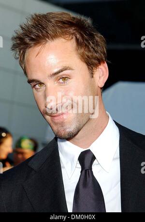 31. Dezember 2001 - K444473AR.'' DIE GROßEN RAID '' SPECIAL SCREENING AUF INTREPID SEA, AIR UND SPACE MUSEUM, NEW YORK CITY 10.08.2005. ANDREA RENAULT-JOSEPH FIENNES(Credit Image: © Globe Photos/ZUMAPRESS.com) Stockfoto