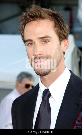 31. Dezember 2001 - K444473AR.'' DIE GROßEN RAID '' SPECIAL SCREENING AUF INTREPID SEA, AIR UND SPACE MUSEUM, NEW YORK CITY 10.08.2005. ANDREA RENAULT-JOSEPH FIENNES(Credit Image: © Globe Photos/ZUMAPRESS.com) Stockfoto