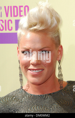 Rosa statt aka Alecia Moore 2012 MTV Video Music Awards im Staples Center Ankünfte Los Angeles, Kalifornien, USA - 06.09.12 Stockfoto