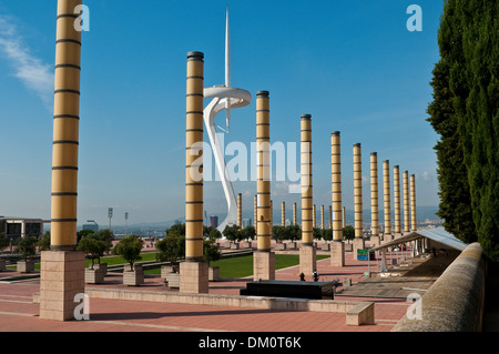 Olympic Spalten und Telefonica-Turm, entworfen von Santiago Calatrava, Montjuic, Barcelona, Katalonien, Spanien Stockfoto