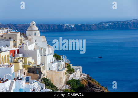 Schöne traditionelle Dorf von Fira in Santorin, Griechenland Stockfoto