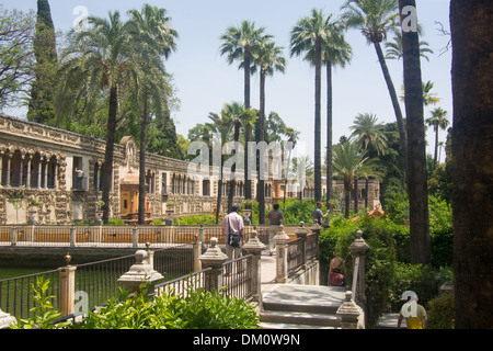 Gärten des Alcázar (Königlicher Palast), Sevilla, Andalusien, Spanien. "Wassergärten von Dorne" in Game of Thrones. Stockfoto