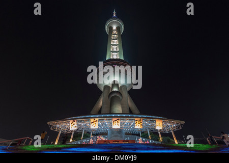 Oriental Pearl Tower in der Nacht, Lujiazui, Pudong, Shanghai, China Stockfoto