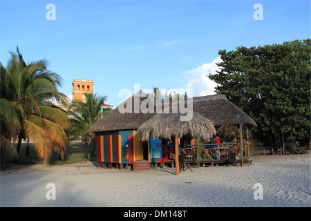 Los Almacigos Strand Bar, Hotel Brisas Trinidad del Mar, Playa Ancón, Trinidad, Sancti Spiritus, Kuba, Karibik, Mittelamerika Stockfoto