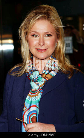 22. April 2002 - New York, NEW YORK - K46102AR. TOURNEAU begrüßt PARIS HILTON für die US-PREMIERE von ihrem PARIS HILTON LIMITED EDITION WATCH Kollektion TOURNEAU TIMEMACHINE NEW YORK New York 30.11.2005. ANDREA RENAULT-KATHY HILTON(Credit Image: © Globe Photos/ZUMAPRESS.com) Stockfoto