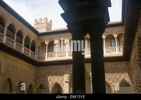 Der Hof der Jungfrauen im Alcazar (Königlicher Palast), Sevilla, Andalusien, Spanien. Stockfoto