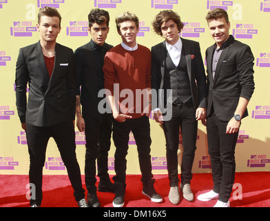 : Liam Payne Louis Tomlinson Niall Horan Zayn Malik und Harry Styles von einer Richtung 2012 MTV Video Music Awards statt auf Stockfoto