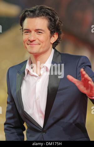 Berlin, Deutschland. 9. Dezember 2013. Orlando Bloom besucht die Europäische Premiere von "der Hobbit: die Trostlosigkeit der Smaug' in Berlin. / Allianz Credit Bild: Dpa picture-Alliance/Alamy Live News Stockfoto