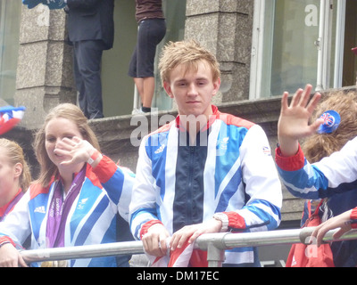 Atmosphäre - Team GB Athleten und Medal Gewinner 2012 Olympischen Feier Parade London England - 10.09.12 Stockfoto