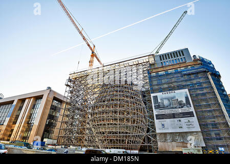 Brüssel, Belgien. 10. Dezember 2013. Die Europa Hochbau am 10. Dezember 2013 in Brüssel. Europa-Gebäude, entworfen von Philippe Samyn & Partner, ist der neue Sitz des Europäischen Rates und des Rates der EU Kredit: Bombaert Patrick/Alamy Live News Stockfoto