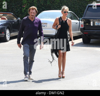 Johnny Hallyday und seine Frau Laeticia Hallyday besuchen Sunset Plaza Los Angeles, Kalifornien - 10.09.12 Stockfoto