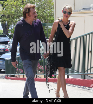 Johnny Hallyday und seine Frau Laeticia Hallyday besuchen Sunset Plaza Los Angeles, Kalifornien - 10.09.12 Stockfoto