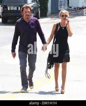 Johnny Hallyday und seine Frau Laeticia Hallyday besuchen Sunset Plaza Los Angeles, Kalifornien - 10.09.12 Stockfoto