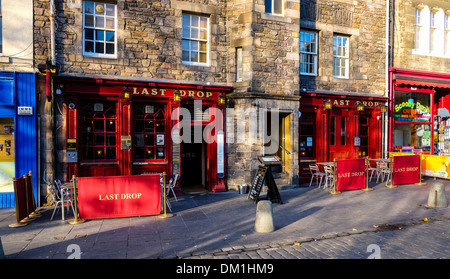 Die "Last Drop" Kneipe in der Grassmarket-Edinburgh Stockfoto