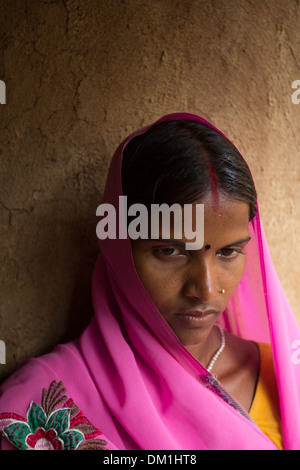 Frau in rosa Sahri - Bundesstaat Bihar, Indien. Stockfoto