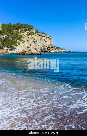 Balearen, Ibisa, Blick auf die Bucht von Sant Miquel Strand Stockfoto