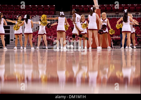 30. Dezember 2009 - Denver, Colorado, USA - 30. Dezember 2009: Ashly Robinson wird vor einem Spiel zwischen den Denver-Pionieren und die Arkansas Zustand Rot Wölfe in Magness Arena in Denver, Colorado eingeführt... Obligatorische Credit: Andrew Fielding / Southcreek Global (Kredit-Bild: © Andrew Fielding/Southcreek Global/ZUMApress.com) Stockfoto