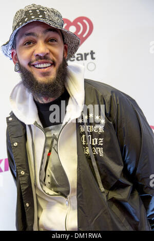 Chicago, Illinois, USA. 9. Dezember 2013. TRAVIE MCCOY besucht 103,5 KISS FM Jingle Ball 2013, präsentiert von Jam Audio Collection im United Center in Chicago, Illinois Credit: Daniel DeSlover/ZUMAPRESS.com/Alamy Live News Stockfoto