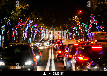 Weihnachtsbeleuchtung in der Avenida da Liberdade, Lissabon, Portugal, Europa Stockfoto