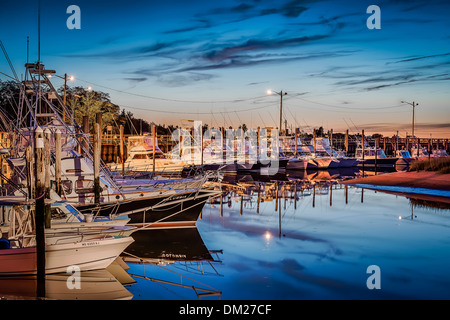 Charterschiffe angedockt in Rock Harbor, Orleans, Cape Cod, Massachusetts, USA Stockfoto