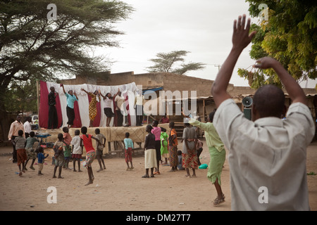 Straße Pfingst-Gottesdienst in Lodwar, Kenia, Ostafrika. Stockfoto