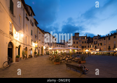 Piazza dell'Anfiteatro, Lucca, Toskana Stockfoto