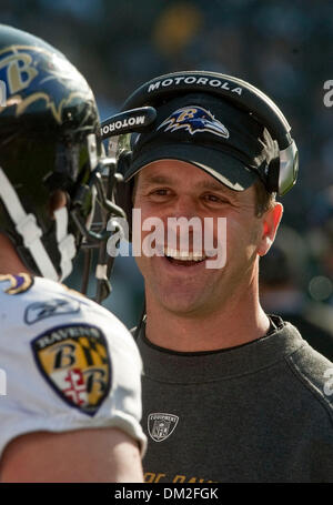 2. Januar 2010 - Oakland, Kalifornien, USA - Oakland Raiders Vs Baltimore Ravens auf Oakland-Alameda County Coliseum Sonntag, 3. Januar 2010, Raben Cheftrainer John Harbaugh (Credit-Bild: © Al Golub/ZUMApress.com) Stockfoto