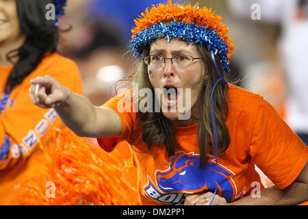 Boise State Broncos Kampf gegen TCU gehörnte Frösche in der 39. jährlichen Fiesta Bowl Tostitos gesponsert.  Boise State Ventilatoren sind in Kraft vor Beginn der Fiesta Bowl gegen TCU. (Kredit-Bild: © Tony Leon/Southcreek Global/ZUMApress.com) Stockfoto