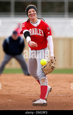 Louisiana Classic: Bryant Bulldoggen an der Louisiana-Lafayette Ragin Cajuns; Bradley Krug Amanda Clack windet sich für einen Pitch während eines Spiels gegen Syrakus; Lamson Park, Lafayette, Louisiana (Kredit-Bild: © John Korduner/Southcreek Global/ZUMApress.com) Stockfoto