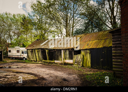 Alte landwirtschaftliche Out-Gebäude im Zentrum von Lyndhurst, eine neue Gesamtstruktur Dorf UK Stockfoto