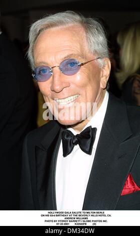 22. Juli 2001 - HOLLYWOOD GALA Gruß an MILTON BERLE. AN SEINEM 93. GEBURTSTAG IM BEVERLY HILLS HOTEL CA... ANDREW WILLIAMS. FITZROY BARRETT / 22.07.2001 K22503FB (D) (Kredit-Bild: © Globe Photos/ZUMAPRESS.com) Stockfoto