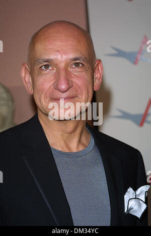 5. Januar 2002 - AWARDS AFI 2001.AT das BEVERLY HILLS HOTEL BEVERLY HILLS, CA. BEN KINGSLEY. FITZROY BARRETT / 05.01.2002 K23721FB (D) (Kredit-Bild: © Globe Photos/ZUMAPRESS.com) Stockfoto