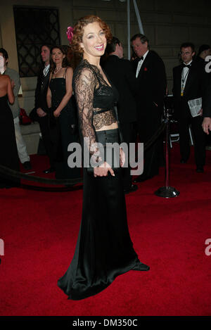 13. Januar 2002 - 28. Peoples CHOICE AWARDS. IM PASADENA CIVIC AUDITORIUM PASADENA CA... ALEX KINGSTON. FITZROY BARRETT / 13.01.2002 K23814FB (D) (Kredit-Bild: © Globe Photos/ZUMAPRESS.com) Stockfoto