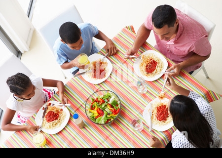 Draufsicht der Familie Mahlzeit zusammen Stockfoto