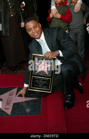 17. Januar 2002 - CUBA GOODING Jr... MIT HOLLYWOOD WALK OF FAME STAR GEEHRT. FITZROY BARRETT / 17.01.2002 K23830FB (D) (Kredit-Bild: © Globe Photos/ZUMAPRESS.com) Stockfoto