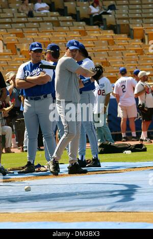 10. August 1902 - Los Angeles, Kalifornien - HOLLYWOOD Sterne Baseball-Spiel. IM DODGER STADIUM IN LOS ANGELES, KALIFORNIEN. DAVID BOREANAZ. FITZROY BARRETT / 10.08.2002 K25794FB (D) (Kredit-Bild: © Globe Photos/ZUMAPRESS.com) Stockfoto