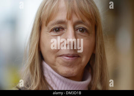 Berlin, Deutschland. 11. Dezember 2013. Amerikanischen drone Experte Medea Benjamin in Berlin, Deutschland, 11. Dezember 2013. Foto: RAINER JENSEN/Dpa/Alamy Live-Nachrichten Stockfoto