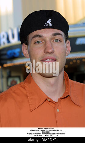 14. August 2001 - AMERICAN OUTLAWS. PREMIERE AM MANN VILLAGE THEATER LA. DIRK WURDE. FITZROY BARRETT / 14.08.2001 K22711FB (D) (Kredit-Bild: © Globe Photos/ZUMAPRESS.com) Stockfoto