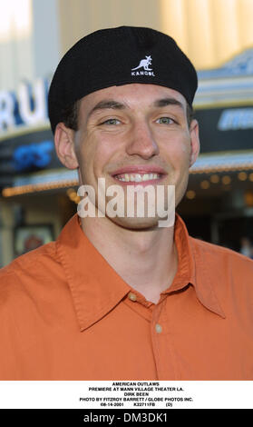 14. August 2001 - AMERICAN OUTLAWS. PREMIERE AM MANN VILLAGE THEATER LA. DIRK WURDE. FITZROY BARRETT / 14.08.2001 K22711FB (D) (Kredit-Bild: © Globe Photos/ZUMAPRESS.com) Stockfoto