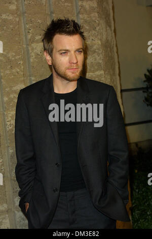 18. Dezember 2001 - BLACK HAWK DOWN. PREMIERE AUF DER ACADEMY OF MOTION PICTURE THEATER LA. EWAN McGREGOR. FITZROY BARRETT / 18.12.2001 K23704FB (D) (Kredit-Bild: © Globe Photos/ZUMAPRESS.com) Stockfoto