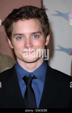 5. Januar 2002 - AWARDS AFI 2001.AT das BEVERLY HILLS HOTEL BEVERLY HILLS, CA. ELIJAH WOOD. FITZROY BARRETT / 05.01.2002 K23721FB (D) (Kredit-Bild: © Globe Photos/ZUMAPRESS.com) Stockfoto