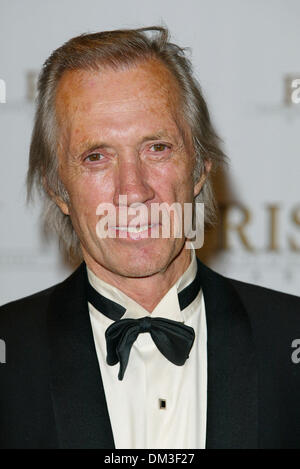 9. Mai 2002 - Los Angeles, Kalifornien - 6TH ANNUAL PRISM AWARDS. BEI CBS Fernsehen Los Angeles IN LOS ANGELES, Kalifornien. DAVID CARRADINE. FITZROY BARRETT / 09.05.2002 K24938FB (D) (Kredit-Bild: © Globe Photos/ZUMAPRESS.com) Stockfoto