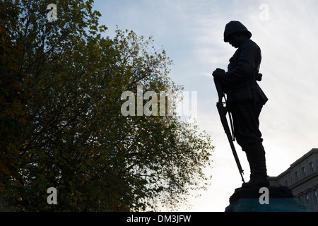 Die Boer Kriegerdenkmal in Cheltenham UK Silhouette Stockfoto