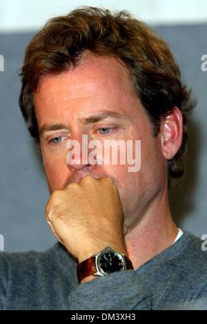 8. September 2002 - Toronto, Kanada - AUTO Fokus Pressekonferenz. AUF DEM TORONTO INTERNATIONAL FILMFESTIVAL. IM FOUR SEASONS HOTEL IN TORONTO, KANADA. GREG KINNEAR. FITZROY BARRETT / 08.09.2002 K26026FB (D) (Kredit-Bild: © Globe Photos/ZUMAPRESS.com) Stockfoto