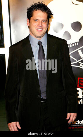 21. Oktober 2002 - Hollywood, Kalifornien - JEFF TREMAINE... K26842FB WELT-PREMIERE "JACKASS THE MOVIE''. BEI DER ARCLIGHT THEATER, HOLLYWOOD, CA.OCT. 21, 2002. FITZROY BARRETT / 2002 (Kredit-Bild: © Globe Photos/ZUMAPRESS.com) Stockfoto