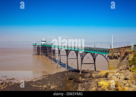 Restaurierten viktorianischen Pier und den Bristolkanal bei Clevedon, North Somerset, England, UK Stockfoto