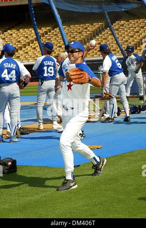 10. August 1902 - Los Angeles, Kalifornien - HOLLYWOOD Sterne Baseball-Spiel. IM DODGER STADIUM IN LOS ANGELES, KALIFORNIEN. JONATHAN SILVERMAN. FITZROY BARRETT / 10.08.2002 K25794FB (D) (Kredit-Bild: © Globe Photos/ZUMAPRESS.com) Stockfoto