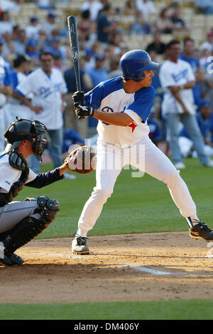 10. August 1902 - Los Angeles, Kalifornien - HOLLYWOOD Sterne Baseball-Spiel. IM DODGER STADIUM IN LOS ANGELES, KALIFORNIEN. JONATHAN SILVERMAN. FITZROY BARRETT / 10.08.2002 K25794FB (D) (Kredit-Bild: © Globe Photos/ZUMAPRESS.com) Stockfoto